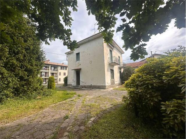 Villa Indipendente in vendita a Anzano Del Parco, Lombardia