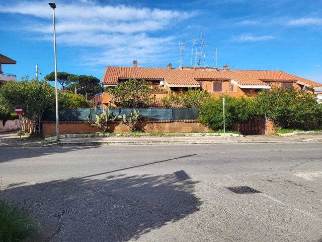 Villa Indipendente in vendita a Villa Claudia, Roma Capitale