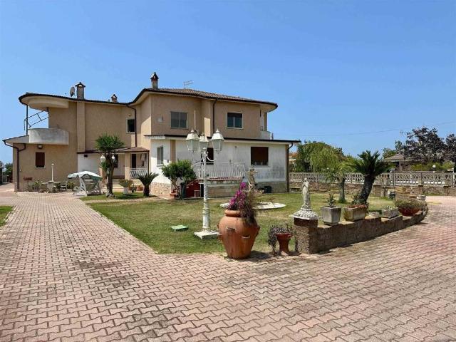 Villa Indipendente in vendita a Roma Capitale, Lazio