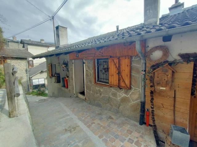 Villa Indipendente in vendita a Aosta