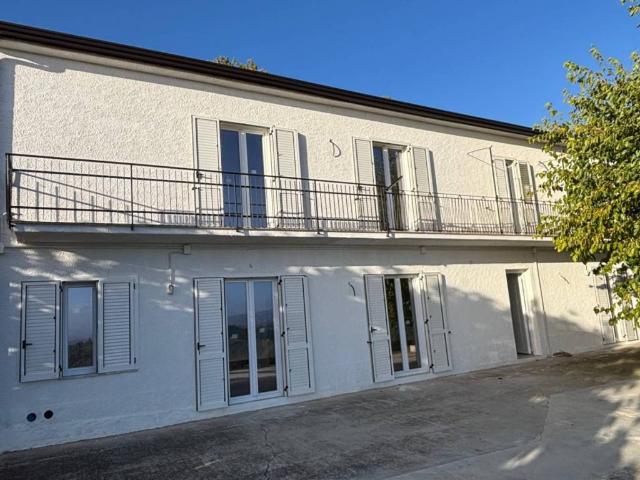 Villa Indipendente in vendita a Campania