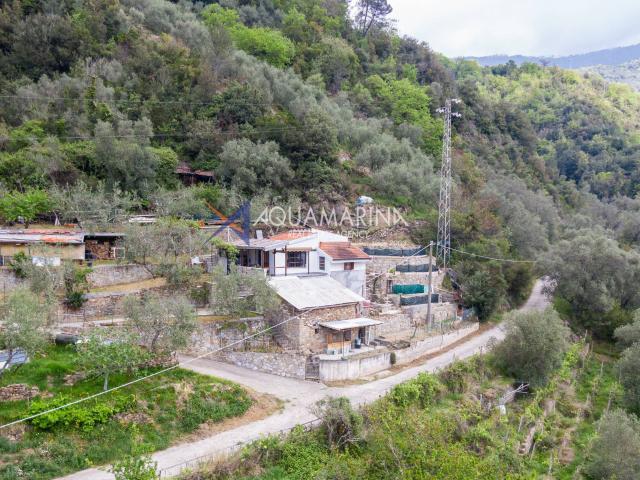Villa Indipendente in vendita a Apricale, Liguria