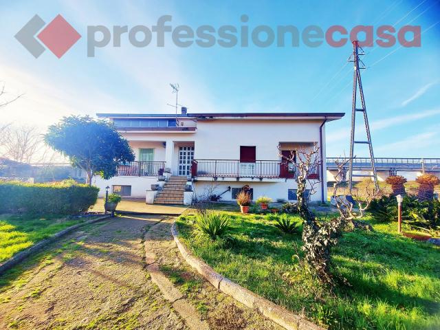 Villa Indipendente in vendita a Aquino, Lazio