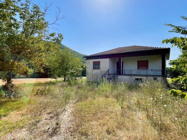 Villa Indipendente in vendita a Arce, Lazio