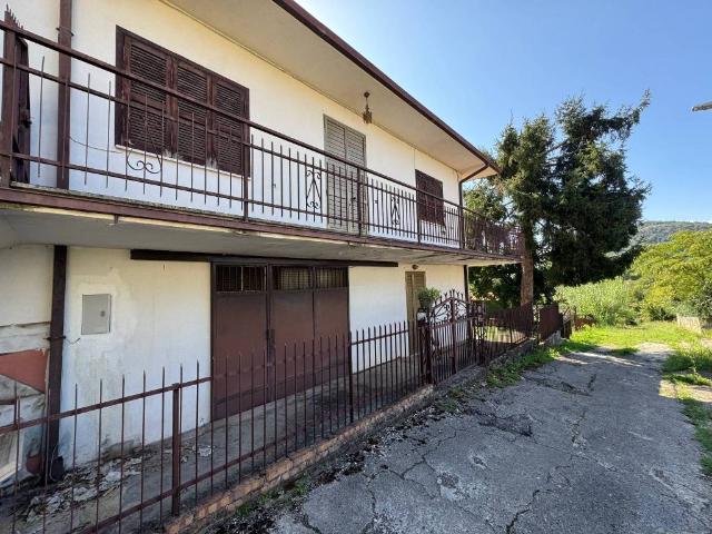Villa Indipendente in vendita a Arce, Lazio