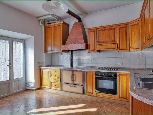 Villa Indipendente in vendita a Comunità Montana del Piambello, Arcisate