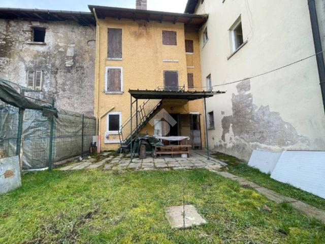 Villa Indipendente in vendita a Comunità Montana del Piambello, Arcisate
