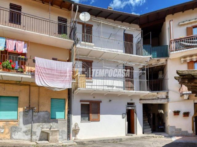 Villa Indipendente in vendita a Comunità Montana del Piambello, Arcisate