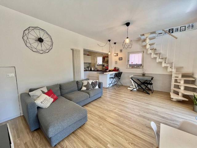 Villa Indipendente in vendita a Baccano, Arcola
