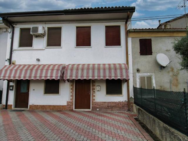 Villa Indipendente in vendita a Arcole, Verona