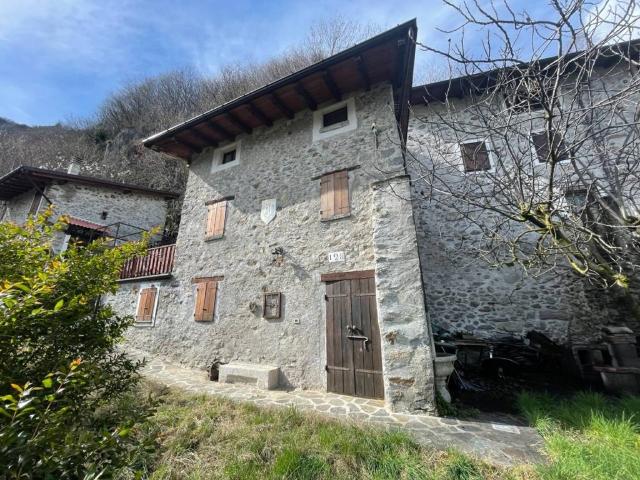 Villa Indipendente in vendita a Ardenno, Lombardia