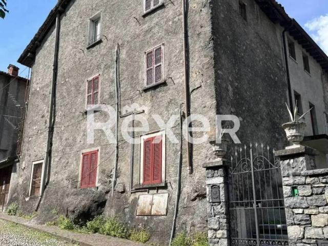 Villa Indipendente in vendita a Ardesio, Lombardia