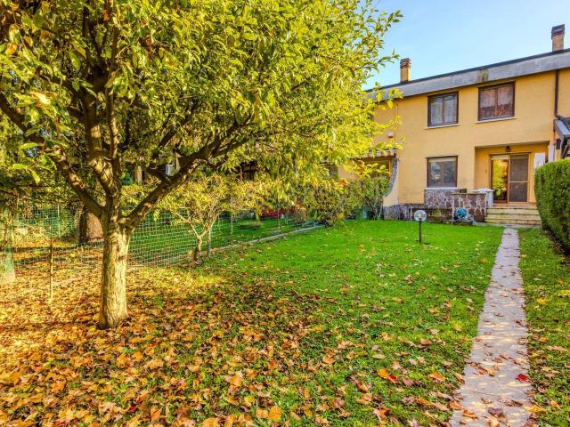 Villa Indipendente in vendita a Arese, Lombardia