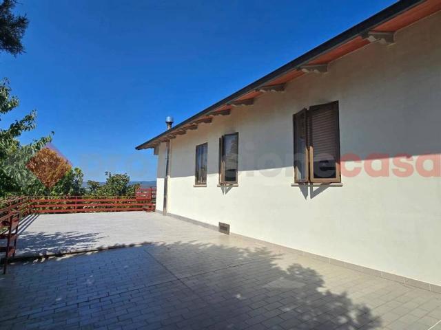 Villa Indipendente in vendita a San Zeno, Palazzo Del Pero