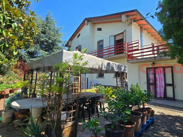 Villa Indipendente in vendita a San Zeno, Palazzo Del Pero