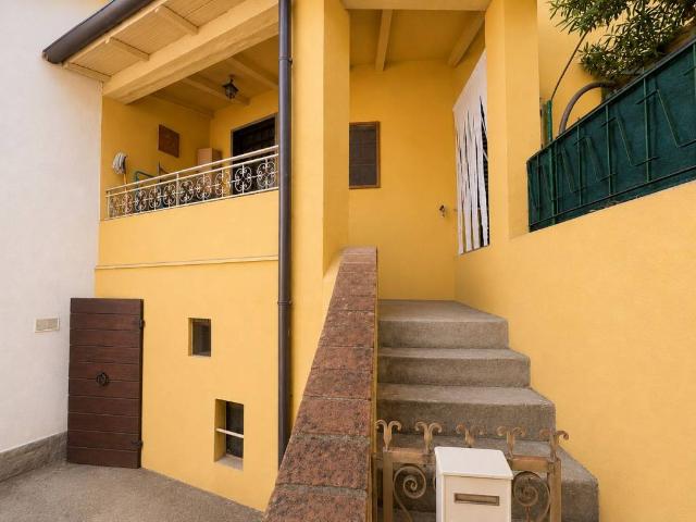 Villa Indipendente in vendita a Ponte Buriano, Palazzo Del Pero