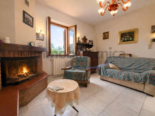Villa Indipendente in vendita a Palazzo Del Pero, Toscana
