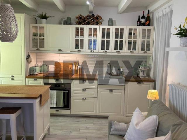 Villa Indipendente in vendita a Argegno, Lombardia
