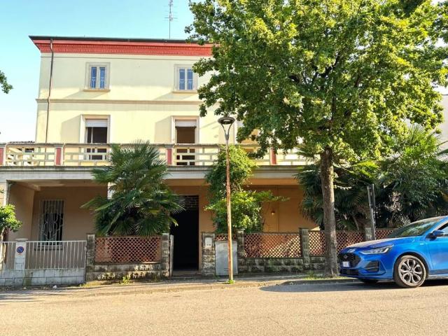Villa Indipendente in vendita a Argenta, Reggio Emilia