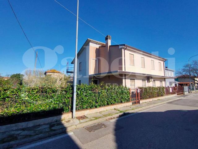 Villa Indipendente in vendita a Ariano Nel Polesine, Veneto