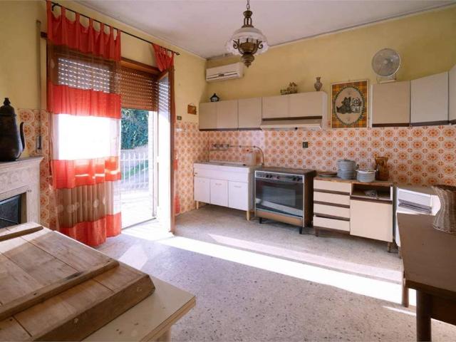 Villa Indipendente in vendita a Arnara, Lazio