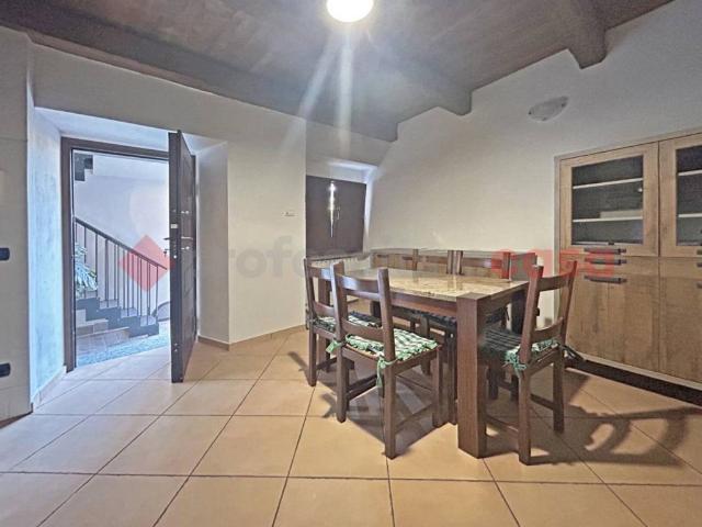 Villa Indipendente in vendita a Montrigiasco, Arona