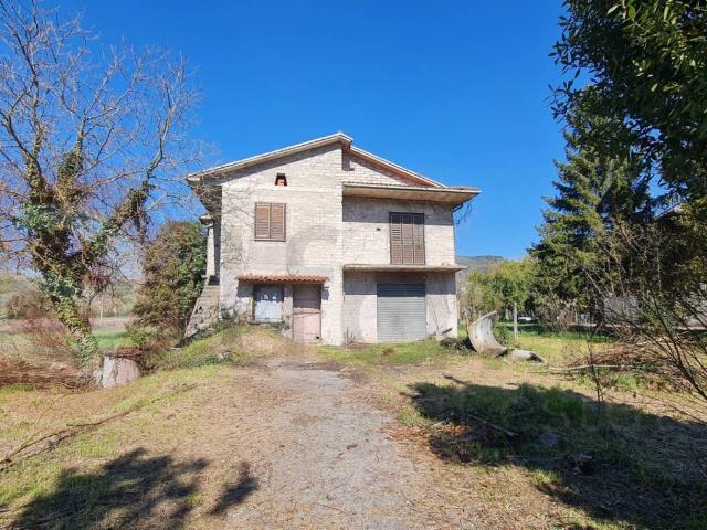 Villa Indipendente in vendita a Arpino, Lazio