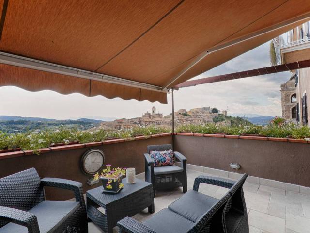 Villa Indipendente in vendita a Cività Falconara, Arpino