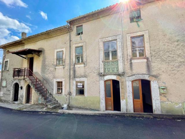 Villa Indipendente in vendita a Arpino, Lazio