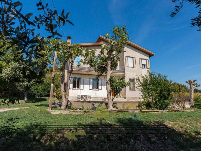 Villa Indipendente in vendita a Arquà Petrarca, Padova