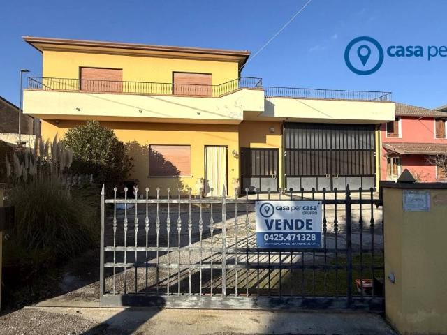 Villa Indipendente in vendita a Arquà Polesine, Veneto