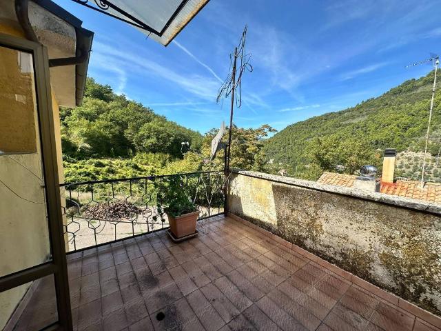 Villa Indipendente in vendita a Vallecupa, Arrone