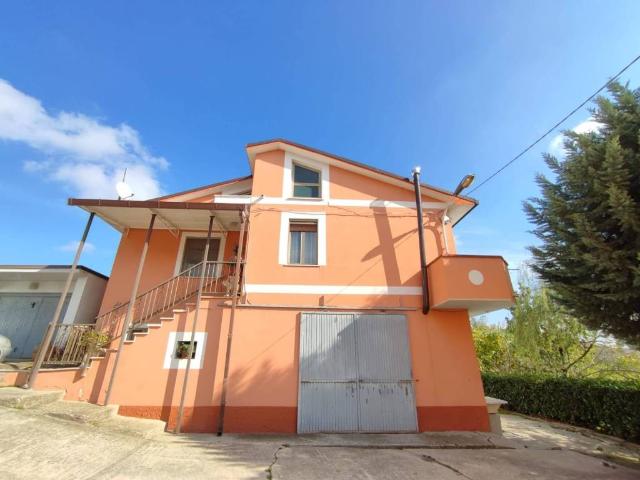 Villa Indipendente in vendita a Arsita, Abruzzo