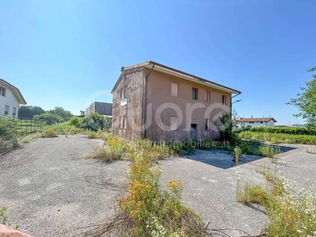 Villa Indipendente in vendita a Artegna, Friuli-Venezia Giulia