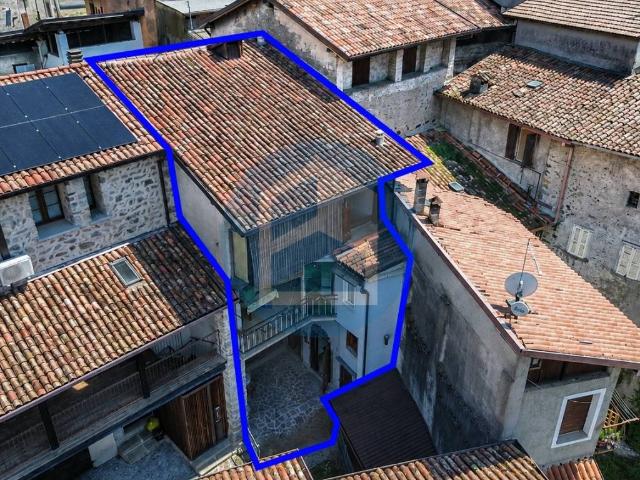 Villa Indipendente in vendita a Comunità montana della valle Camonica, Artogne