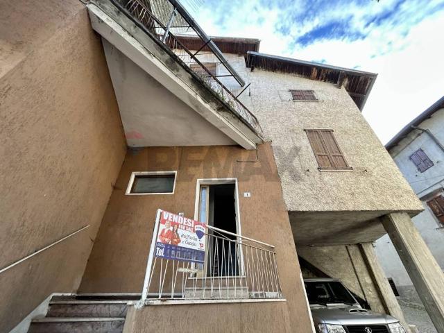 Villa Indipendente in vendita a Comunità montana della valle Camonica, Artogne