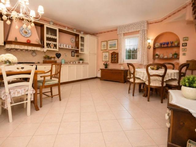 Villa Indipendente in vendita a Arzignano, Veneto