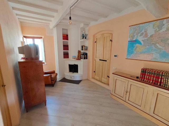 Villa Indipendente in vendita a Asciano, Toscana