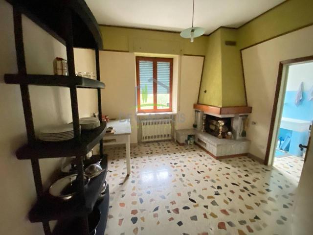 Villa Indipendente in vendita a Porchiano, Marche