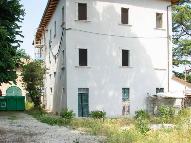 Villa Indipendente in vendita a Cavignano, Marche
