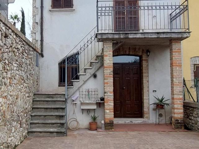 Casa in vendita a Brecciarolo, Marche