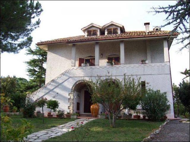 Villa Indipendente in vendita a Santi Filippo e Giacomo, Marche