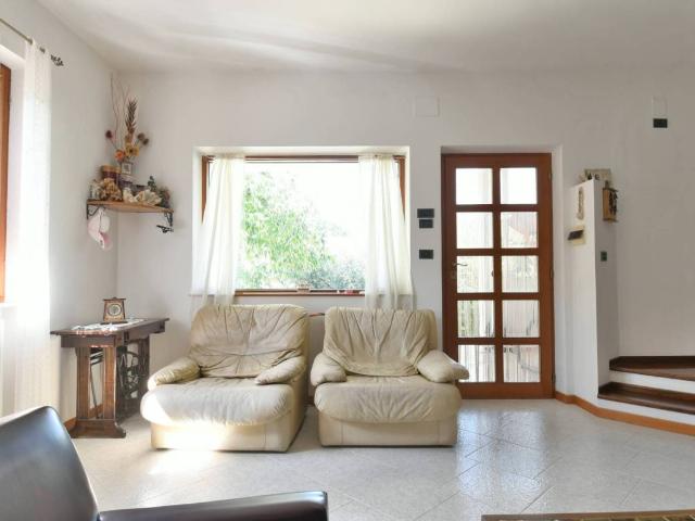 Villa Indipendente in vendita a Borgo Solestà, Ascoli Piceno