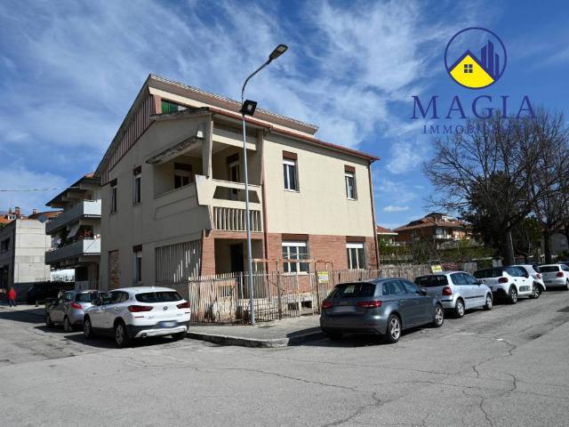 Villa Indipendente in vendita a Marche, Ascoli Piceno