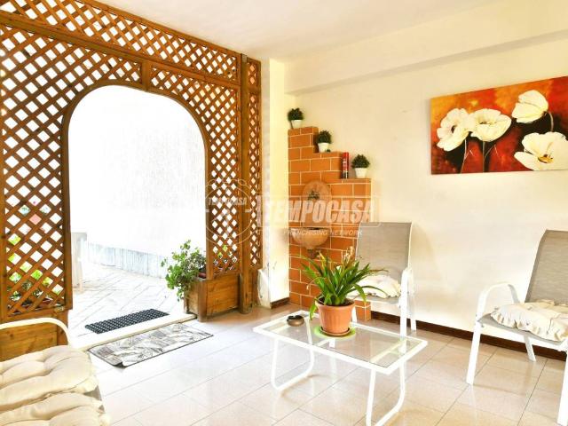 Villa Indipendente in vendita a Brecciarolo, Marche