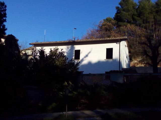 Villa Indipendente in vendita a Monticelli, Marche