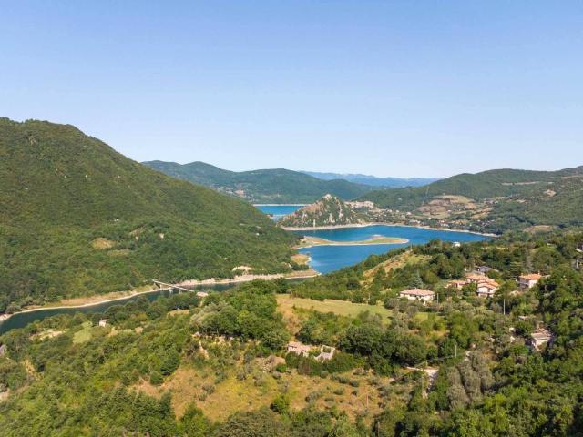 Villa Indipendente in vendita a Ascrea, Lazio