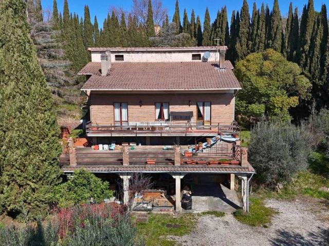 Villa Indipendente in vendita a Palazzo, Assisi