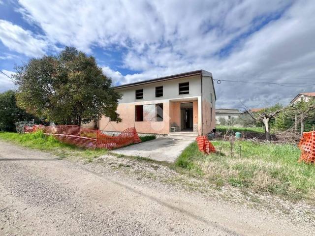 Villa Indipendente in vendita a Assisi, Umbria