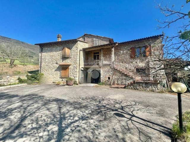 Villa Indipendente in vendita a Capodacqua, Assisi